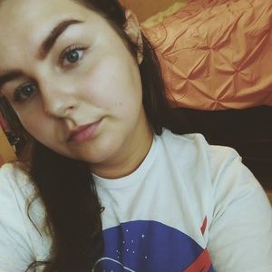 Meet your Posher, Katelyn